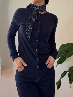 Gap 100% Extra Fine Merino Wool Button Up Navy Blue Minimalist Cardigan Size XS